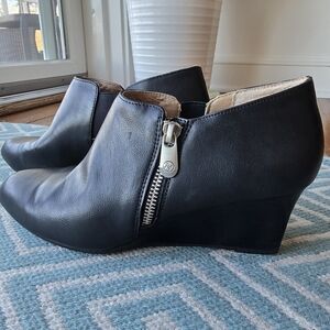 Adrienne Vittadini Women's Black Boots 8